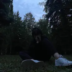Poslechněte si interpreta LVSCARS, sledujte hudební videa, přečtěte si životopis, podívejte se na data turné a další informace.