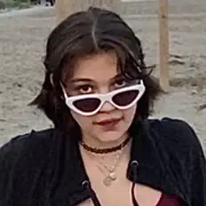 Madison Staintonを聴いたり、ミュージックビデオを鑑賞したり、経歴やツアー日程などを確認したりしましょう！