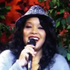 Luister naar Rev. Tina Redden, bekijk muziekvideo's, lees de bio, bekijk de tourdata, en meer!