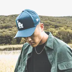 Hör dir Inspecta Jones an, schau dir Musikvideos an, lies die Biografie, finde Tourdaten und mehr!