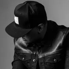 Escucha a CV$h, mira videos musicales, lee su biografía, consulta las fechas de las gira y más.