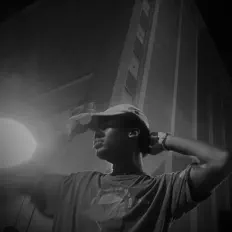 Lxmay सुनें, म्यूज़िक वीडियो देखें, बायो पढ़ें, दौरे की तारीखें और बहुत कुछ देखें!