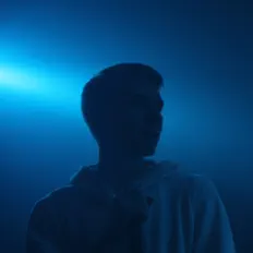 收听 Chech、观看音乐视频、阅读小传、查看巡演日期等 ！