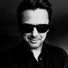 收听 Lavroman、观看音乐视频、阅读小传、查看巡演日期等 ！