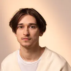 Poslechněte si interpreta Oreo Ereo, sledujte hudební videa, přečtěte si životopis, podívejte se na data turné a další informace.