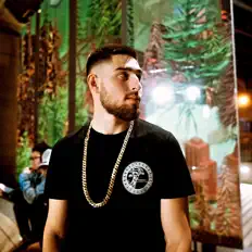 Poslechněte si interpreta Young Tucci, sledujte hudební videa, přečtěte si životopis, podívejte se na data turné a další informace.