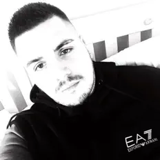 Hör dir Blake Walker an, schau dir Musikvideos an, lies die Biografie, finde Tourdaten und mehr!