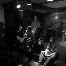 Escucha a Mist Tower, mira videos musicales, lee su biografía, consulta las fechas de las gira y más.