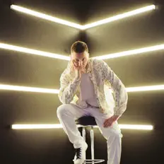 Su152을(를) 듣고, 뮤직 비디오를 보고, 약력을 읽고, 투어 일정 등을 확인하세요!