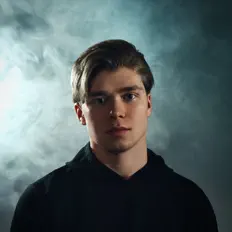 Poslechněte si interpreta Vaza, sledujte hudební videa, přečtěte si životopis, podívejte se na data turné a další informace.