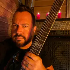 Escucha a John Townsend, mira videos musicales, lee su biografía, consulta las fechas de las gira y más.