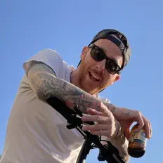 Listen to Lessko, watch music videos, read bio, see tour dates & more!