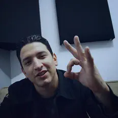 Taytuzを聴いたり、ミュージックビデオを鑑賞したり、経歴やツアー日程などを確認したりしましょう！