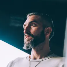 Ben McCarthyを聴いたり、ミュージックビデオを鑑賞したり、経歴やツアー日程などを確認したりしましょう！