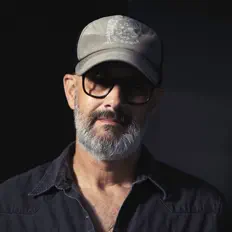 收听 Michael Carpenter、观看音乐视频、阅读小传、查看巡演日期等 ！