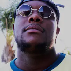 Dengarkan King Phil, tonton video musik, baca bio, lihat tanggal tur & lainnya!