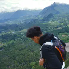 Poslechněte si interpreta AMHTSA, sledujte hudební videa, přečtěte si životopis, podívejte se na data turné a další informace.