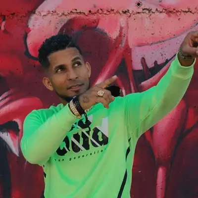 Listen to The rey, watch music videos, read bio, see tour dates & more!
