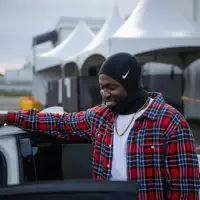 Posłuchaj wykonawcy undefined, obejrzyj teledyski, przeczytaj biografię, zobacz daty tras koncertowych i nie tylko!