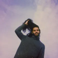 Luister naar Talk Bazaar, bekijk muziekvideo's, lees de bio, bekijk de tourdata, en meer!