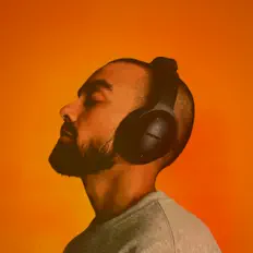 Écoutez KaeDee, regardez des vidéoclips, lisez la biographie, consultez les dates de tournée et plus encore !