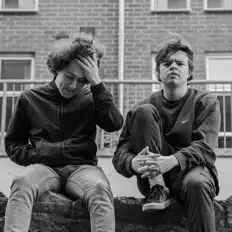 The Vitrines: песни, клипы, биография, даты выступлений и многое другое.