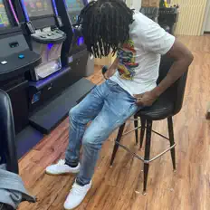 Escucha a Jay Dubb, mira videos musicales, lee su biografía, consulta las fechas de las gira y más.