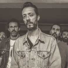 聆聽 Os Lacraus、觀看音樂影片、閱讀小傳、查看巡演日期等！