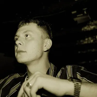 Ascolta Dia, guarda video musicali, leggi la biografia, vedi le date del tour & altro!