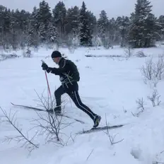 Poslechněte si interpreta Spinster and Wolf, sledujte hudební videa, přečtěte si životopis, podívejte se na data turné a další informace.