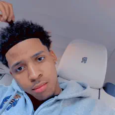 Hör dir Jmoneyyy an, schau dir Musikvideos an, lies die Biografie, finde Tourdaten und mehr!