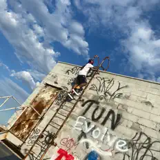 收听 MookBlaze、观看音乐视频、阅读小传、查看巡演日期等 ！