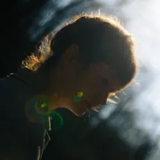 Dengarkan Brooke Sharkey, tonton video musik, baca bio, lihat tanggal tur & lainnya!