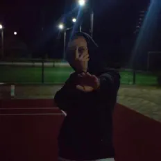 聆聽 Skai Kid、觀看音樂影片、閱讀小傳、查看巡演日期等！