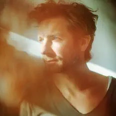 Dengarkan 7fields, tonton video musik, baca bio, lihat tanggal tur & lainnya!