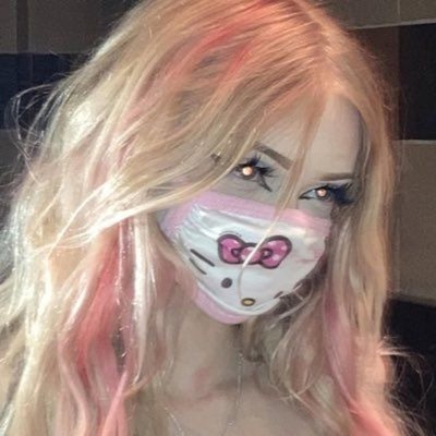 BAD BITCH (feat. axaero) - Single