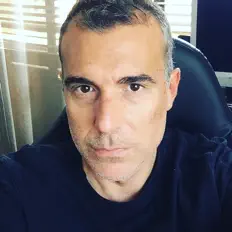 Luister naar Oscar Contreras, bekijk muziekvideo's, lees de bio, bekijk de tourdata, en meer!