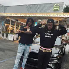 Escucha a RNO, mira videos musicales, lee su biografía, consulta las fechas de las gira y más.