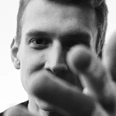 Ακούστε περιεχόμενο από Bounce Back, παρακολουθήστε μουσικά βίντεο, διαβάστε το βιογραφικό, δείτε ημερομηνίες περιοδείας, και πολλά ακόμη!