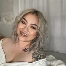 Dengarkan Kiana Lor, tonton video musik, baca bio, lihat tanggal tur & lainnya!