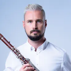 Escucha a Richard Haynes, mira vídeos musicales, lee la biografía, consulta fechas de giras y mucho más.