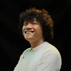 Écoutez Ngô Hồng Quang, regardez des vidéoclips, lisez la biographie, consultez les dates de tournée et plus encore !