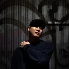 收听 AL、观看音乐视频、阅读小传、查看巡演日期等 ！