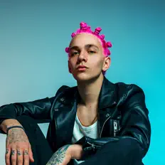 Dengarkan Murphy, tonton video musik, baca bio, lihat tanggal tur & lainnya!