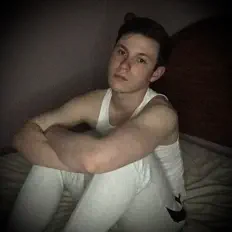 Poslechněte si interpreta Evan Bernstein, sledujte hudební videa, přečtěte si životopis, podívejte se na data turné a další informace.