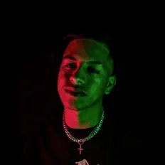 Hör dir Y2k. an, schau dir Musikvideos an, lies die Biografie, finde Tourdaten und mehr!