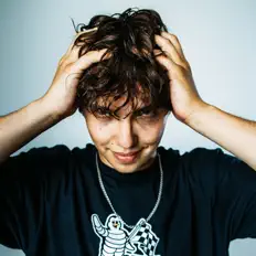 聆聽 danchainz、觀看音樂影片、閱讀小傳、查看巡演日期等！