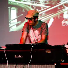 Luister naar Ayota, bekijk muziekvideo's, lees de bio, bekijk de tourdata, en meer!