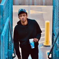 收听 Jackpot J、观看音乐视频、阅读小传、查看巡演日期等 ！