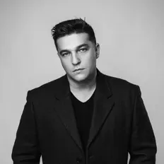 Écoutez Kicha, regardez des vidéoclips, lisez la biographie, consultez les dates de tournée et plus encore !